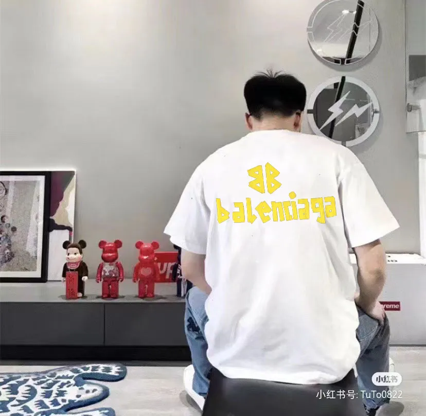 P80✨🔥 BALENCIAGA Paris tape letter printed short-sleeved T-shirt. Custom-woven and dyed 280g combed cotton heavyweight fabric. Zero color difference in threads. Perfect details. Different from the current currency version. Welcome to compare. Same Style for men and women. Must-sell in the picture above. Color: White Black Size: 1 2 3 4